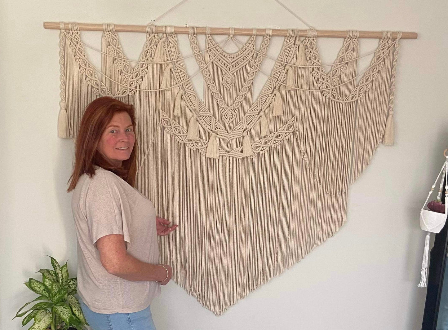 King of the Queens Macrame Wall Hanging