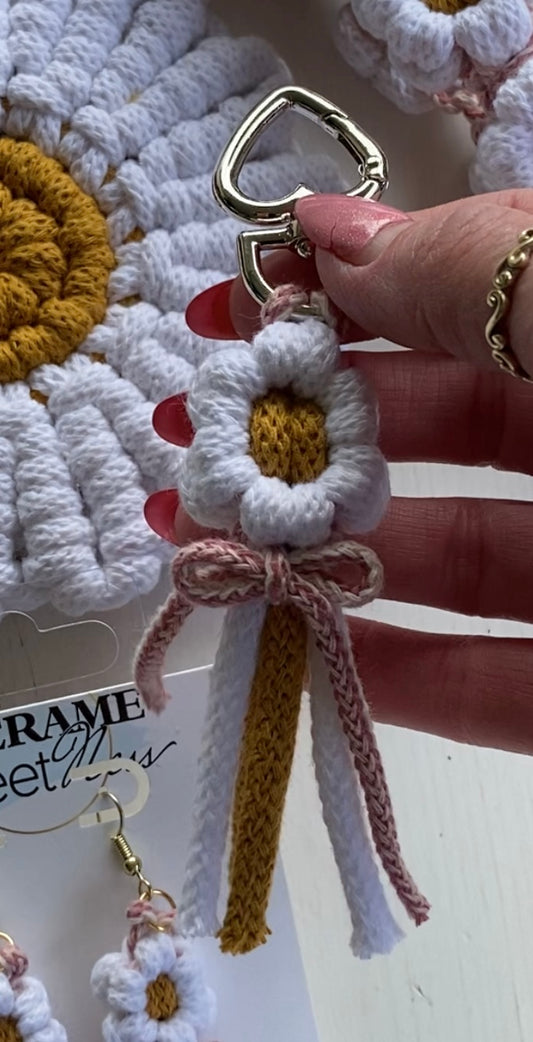 Macrame Daisy Keychain DIY Kit
Macrame DIY Kit
Macrame Kit
Do It Yourself Macrame Kits
Learn macrame at home
